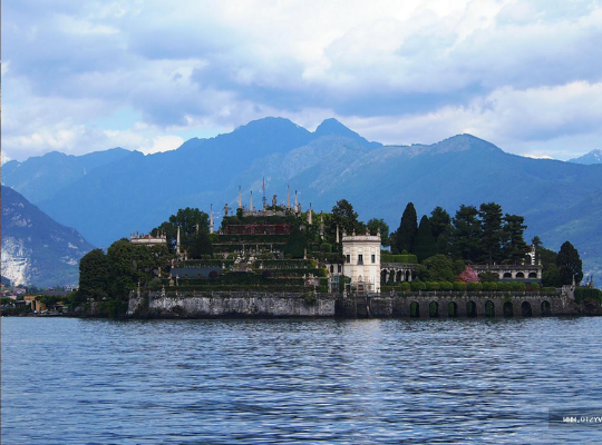 majoitus taloissa Italian järvien varrella